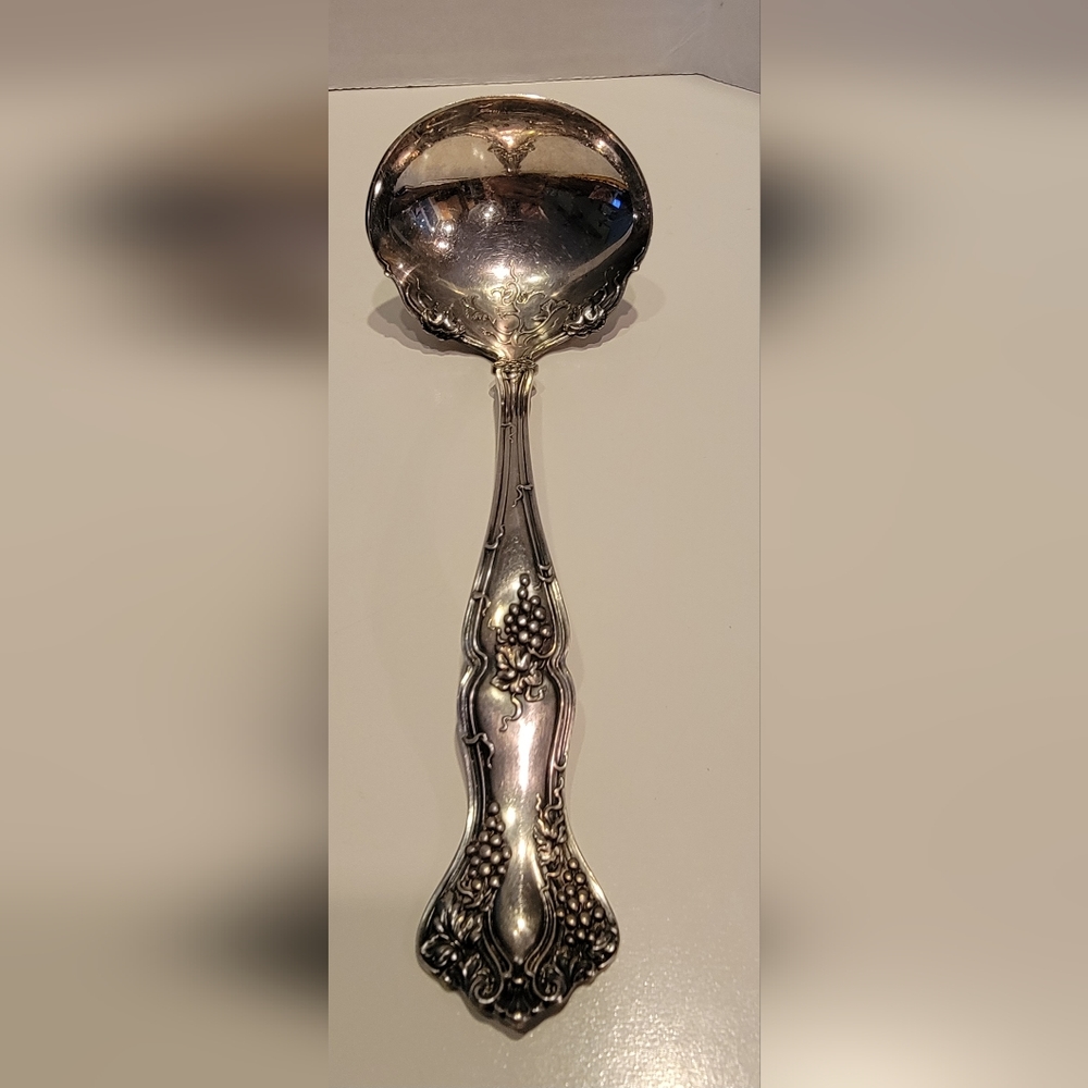 1847 Rogers Bros A1 Silver Plated Ladle Grape&Vines Motif 7" Vintage